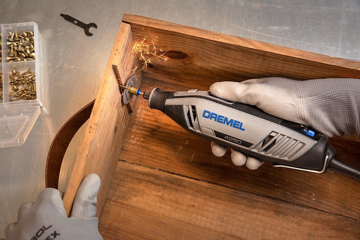 Dremel 4250-35 Roterende Multitool met 35 Accessoires en Etui
