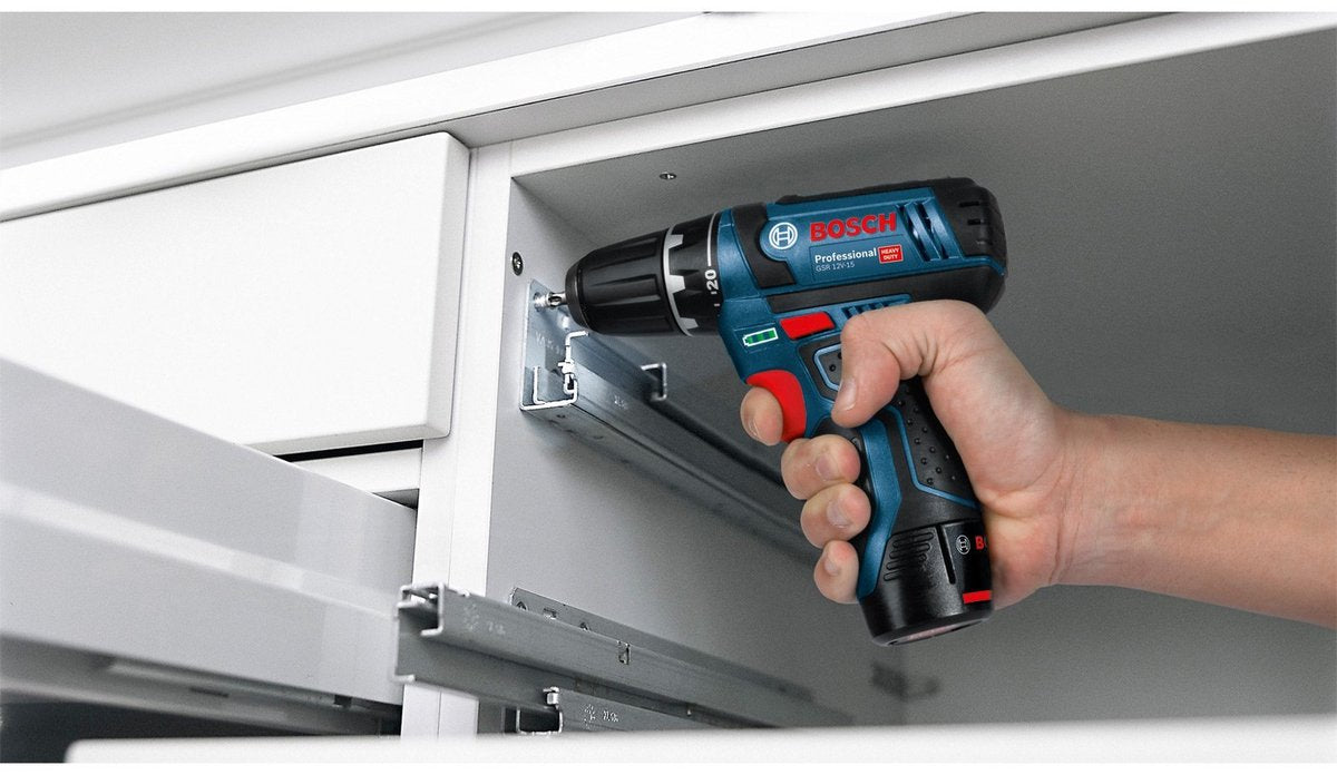 Bosch Professional GSR 12V-15 Accu Schroefboormachine met 2 Accu's