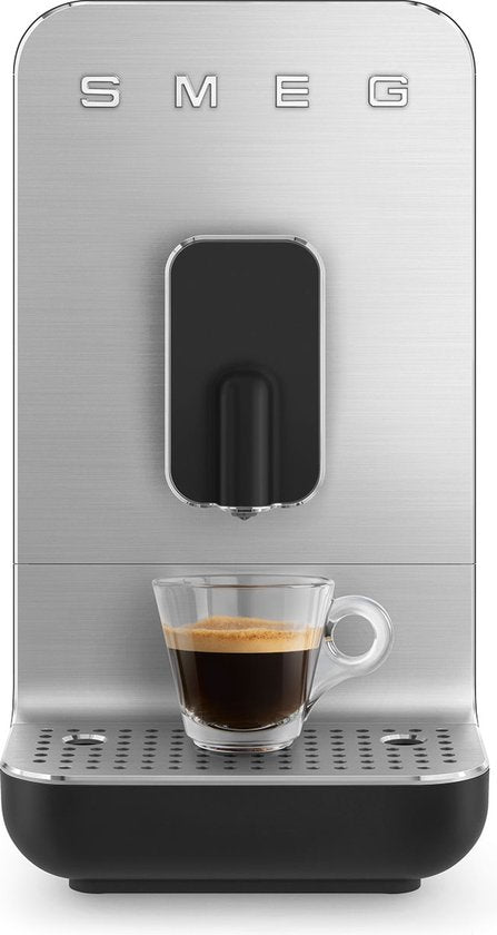 Smeg BCC11BLMEU Volautomatische Espressomachine Bonenmaler 19 Bar