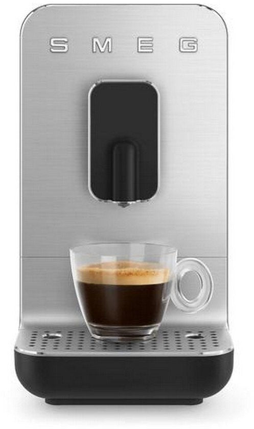 Smeg BCC11BLMEU Volautomatische Espressomachine Bonenmaler 19 Bar