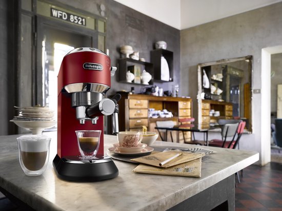 De'Longhi Dedica Style EC685.R Compacte Pistonmachine Rood voor Perfecte Espresso