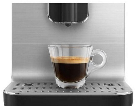 Smeg BCC11BLMEU Volautomatische Espressomachine Bonenmaler 19 Bar