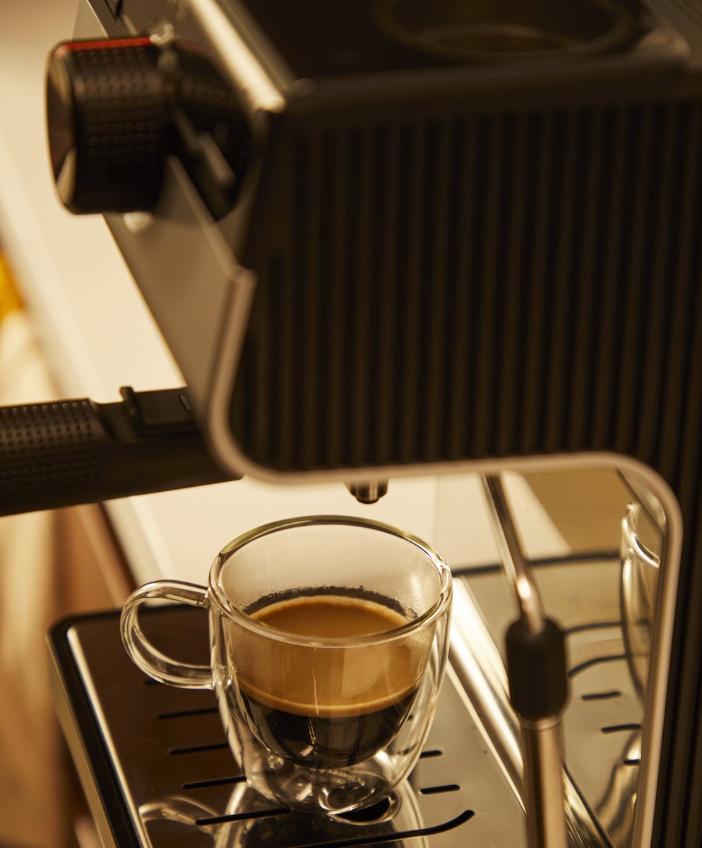 Krups Authentic+ C40 XP384G Compacte Pistonmachine met Melkopschuimer Zwart