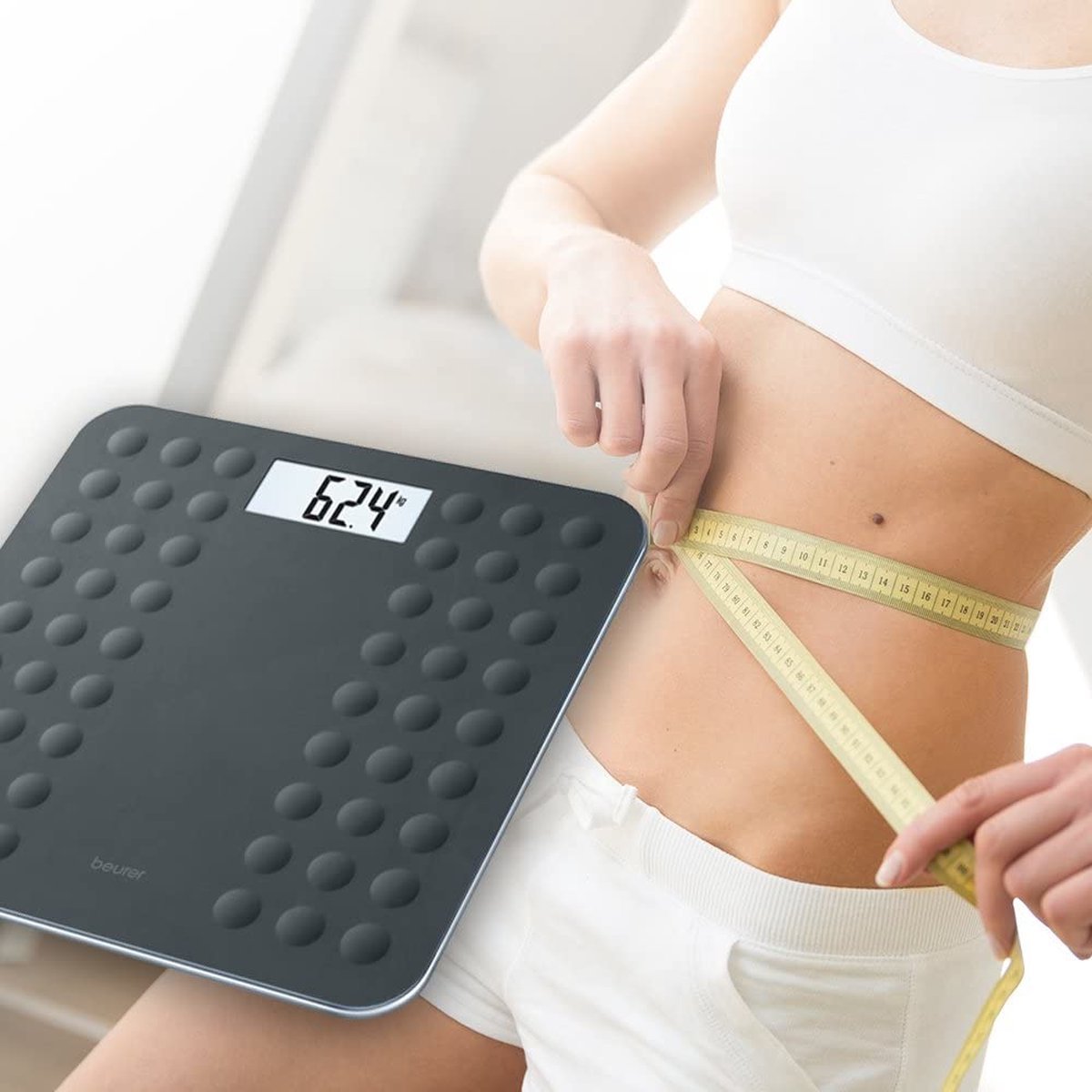 Beurer GS 300 Zwarte Digitale Personenweegschaal met Antislip Veiligheidsglas en LCD - MR commerce